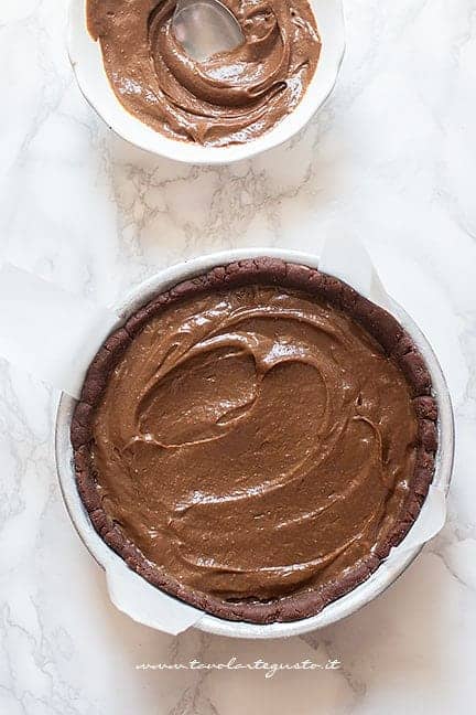 farcire la frolla con la crema al cioccolato - Ricetta Torta del nonno