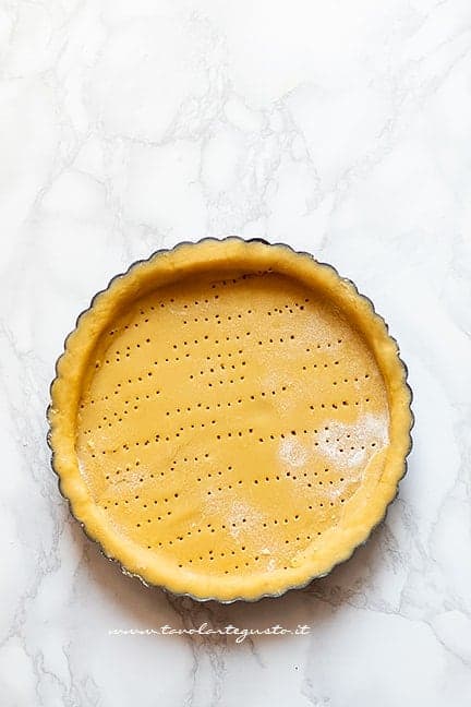 preparare il guscio di pasta frolla - Ricetta Crostata di fichi