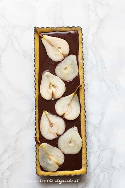 Aggiungere le pere al cioccolato - Ricetta Crostata pere e cioccolato