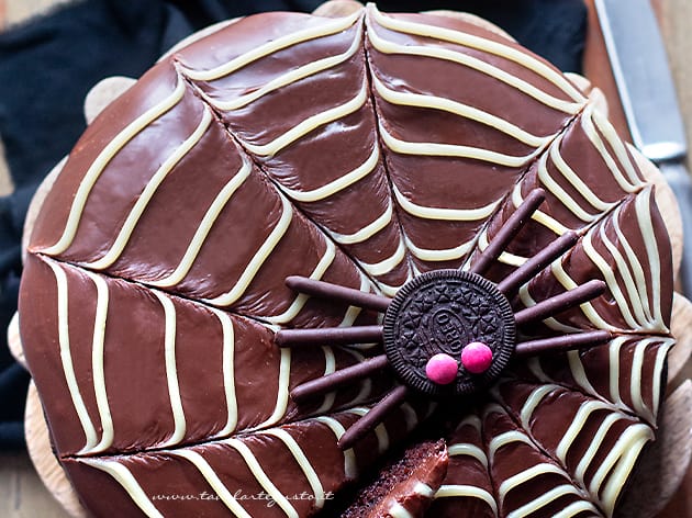 Torta di Halloween facilissima al cioccolato - Ricetta Torta di halloween-