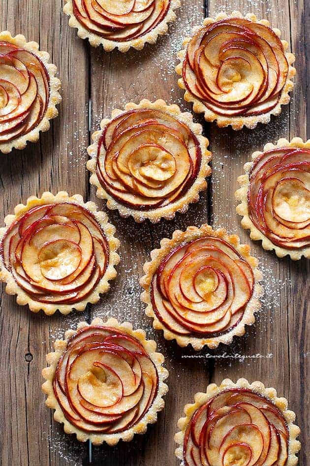 Crostatine di mele - Ricetta Crostatine di mele