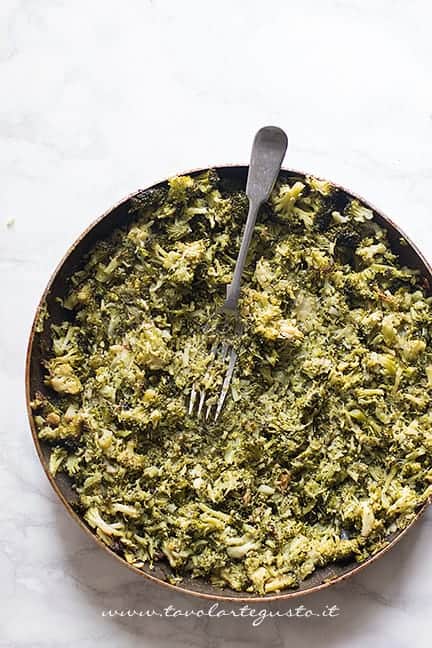 Schiacciare i broccoli in padella - Ricetta Mini gateau di patate