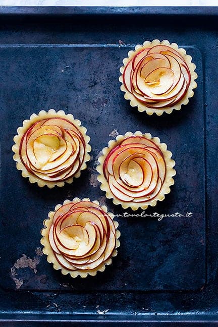 come fare le crostatine di mele - Ricetta Crostatine di mele