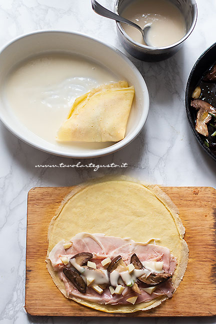 farcire le crespelle con funghi, prosciutto e formaggio - Ricetta Crepes Prosciutto e funghi