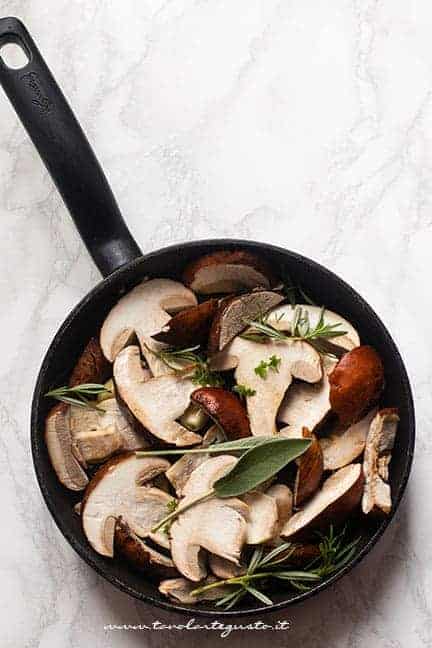 trifolare i porcini con erbe aromatiche - Ricetta Funghi porcini in padella