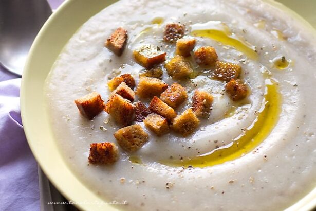 Vellutata di cavolfiore - Ricetta Vellutata di cavolfiore- - Ricetta di Tavolartegusto