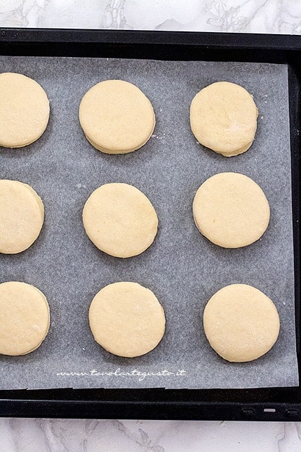 Bomboloni in lievitazione - Ricetta Bomboloni - Ricetta di Tavolartegusto