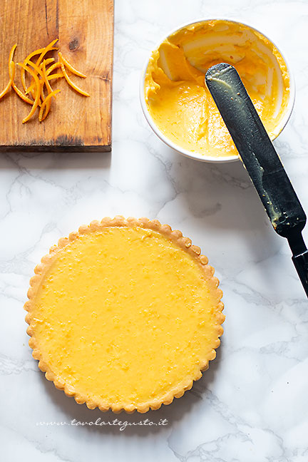 Farcire la crostata con la crema all'arancia - Ricetta Crostata all'arancia