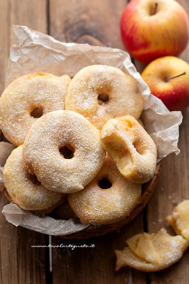 Frittelle di mele - Ricetta frittelle di mele veloci