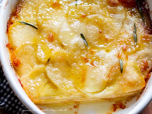 Parmigiana di patate - Ricetta Parmigiana di patate-