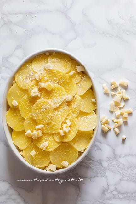 Parmigiana di patate pronta per cuocere - Ricetta Parmigiana di patate