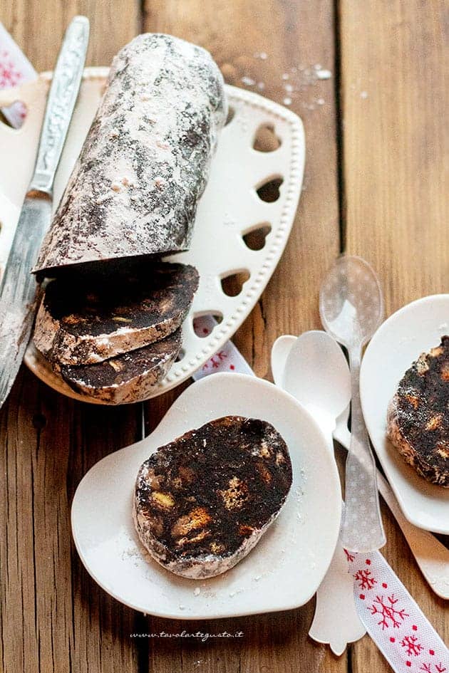 salame di panettone (salame di cioccolato e panettone) - Ricetta salame di panettone