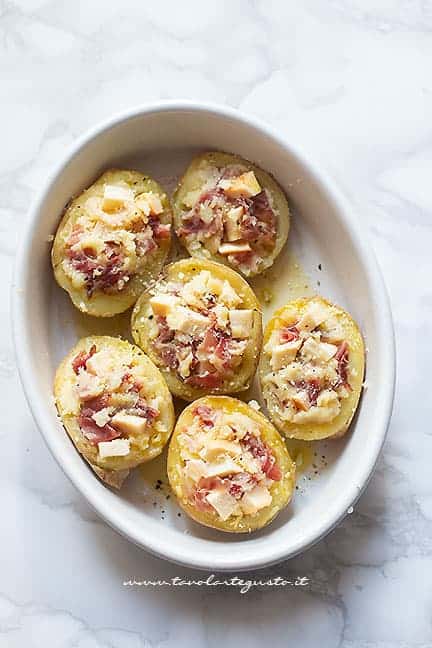 Cuocere le patate ripiene in forno -Ricetta Patate ripiene