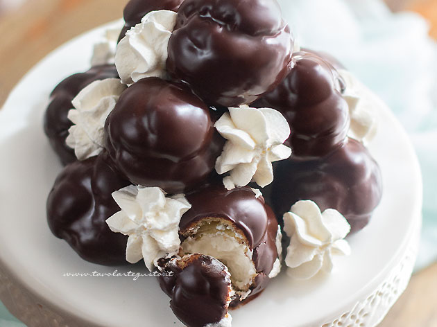 Profitterol - Ricetta Profitterol (Profiteroles)-