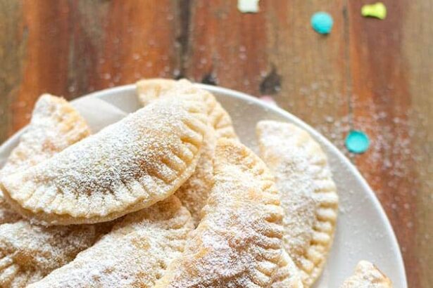 Ravioli dolci di Carnevale ricotta e gocce di cioccolato - Ricetta Ravioli dolci - Ricetta di Tavolartegusto