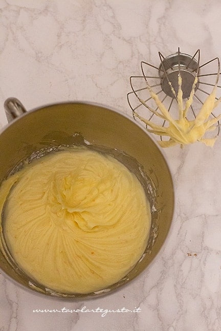 montare burro e zucchero - Ricetta Pasta frolla montata - Ricetta di Tavolartegusto