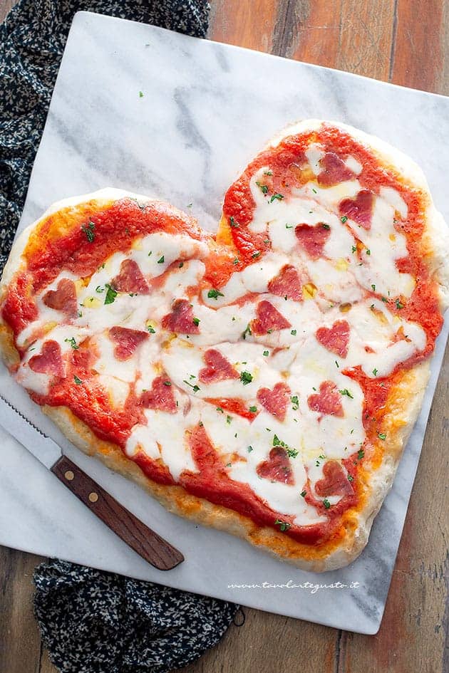 pizza a forma di cuore - Ricetta Pizza a cuore