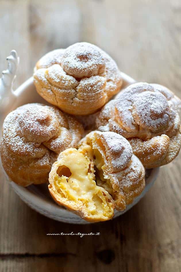 Bignè di San Giuseppe (fritti o al forno) Ricetta Bignè di San Giuseppe - Ricetta di Tavolartegusto