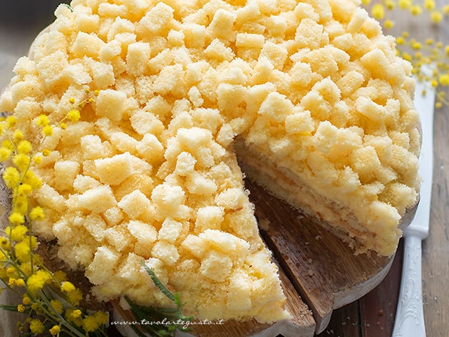 Torta mimosa: Ricetta originale con foto passo passo (facilissima)