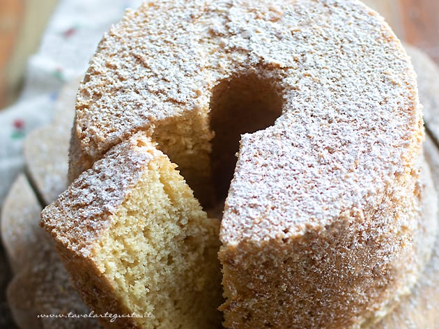 Chiffon cake (ciambellone americano) - Ricetta Chiffon cake- - Ricetta di Tavolartegusto