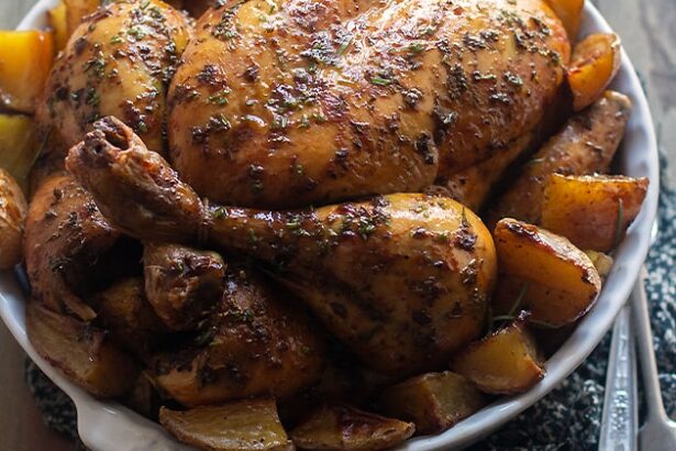 Pollo al forno - Pollo al forno con patate - Ricetta Pollo al forno- - Ricetta di Tavolartegusto