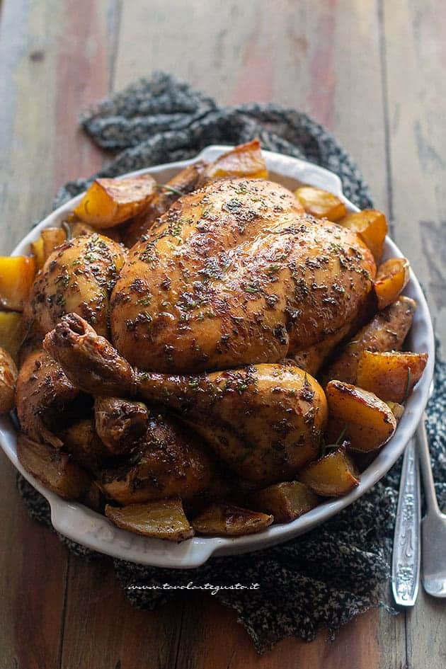Pollo al forno: Ricetta Pollo arrosto perfetto! (croccante fuori, tenero dentro)
