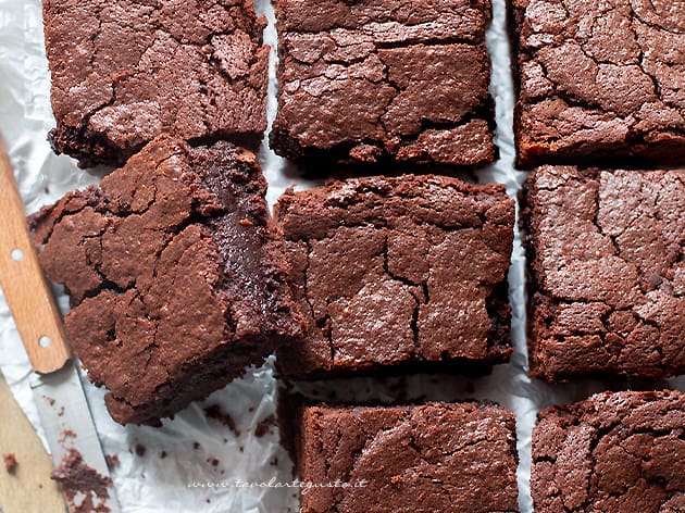 Brownies - Ricetta Brownies al cioccolato-
