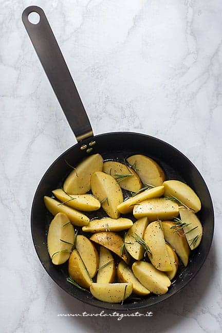 Cuocere le patatine in padella -Ricetta Patate in padella