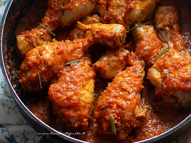 Pollo alla cacciatora - Ricetta Pollo alla cacciatora-