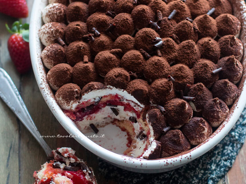 Tiramisù fragole e cioccolato - Ricetta Tiramisù fragole e cioccolato