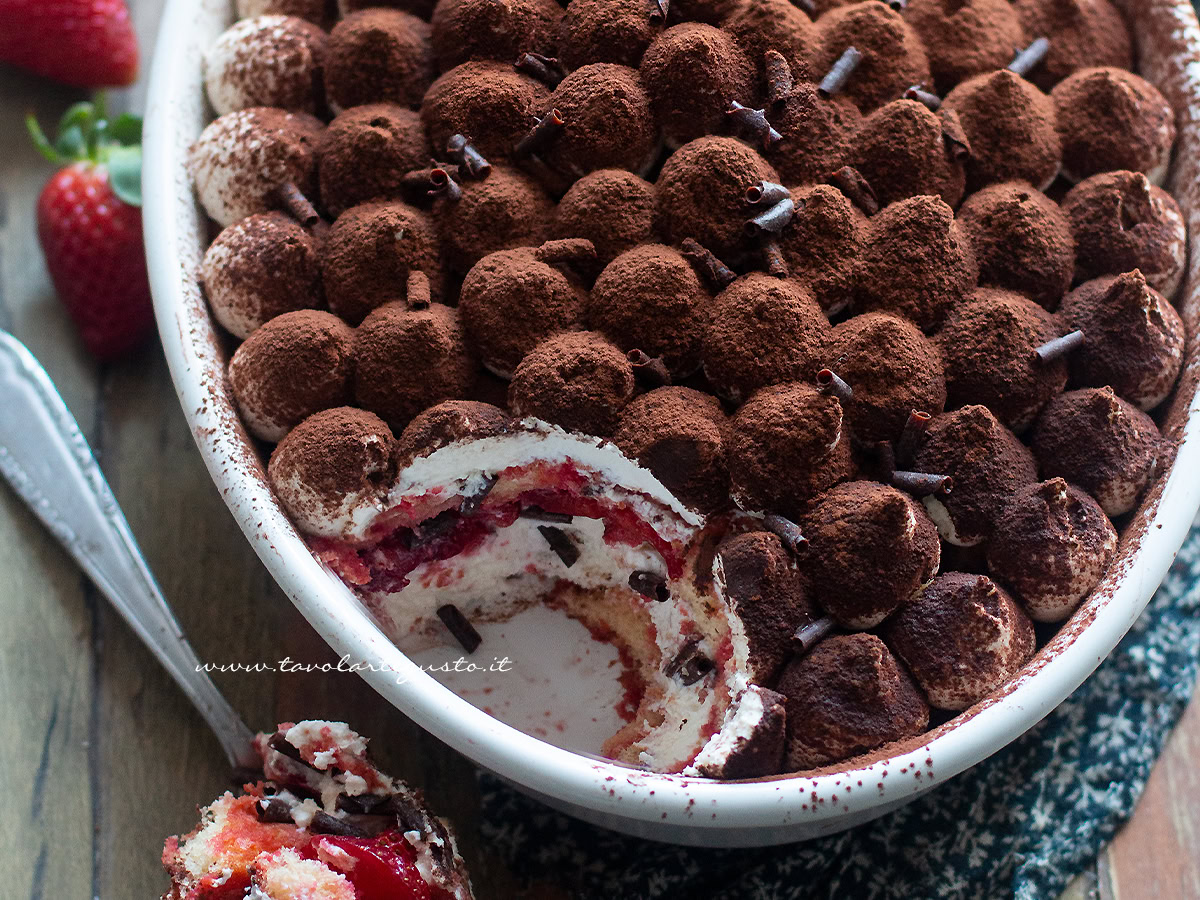 Tiramisù fragole e cioccolato - Ricetta Tiramisù fragole e cioccolato