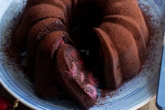 Torta cioccolato e ciliegie - Ricetta Torta ciliegie e cioccolato-
