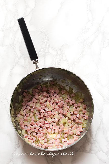 come fare pasta piselli, prosciutto e provola