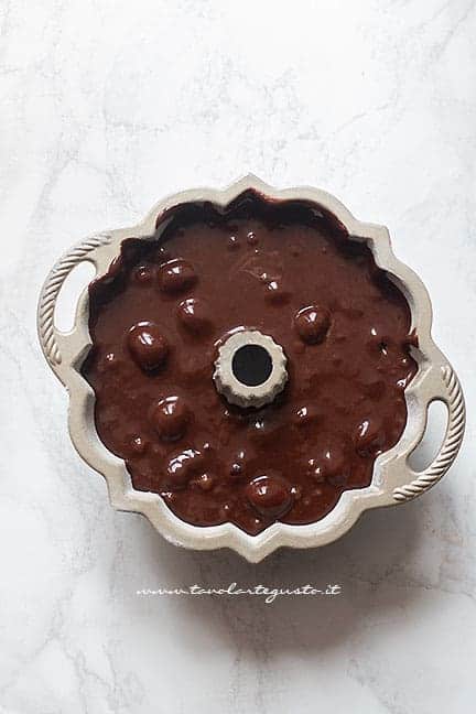 cuocere la torta ciliegie e cioccolato - Ricetta Torta cioccolato e ciliegie