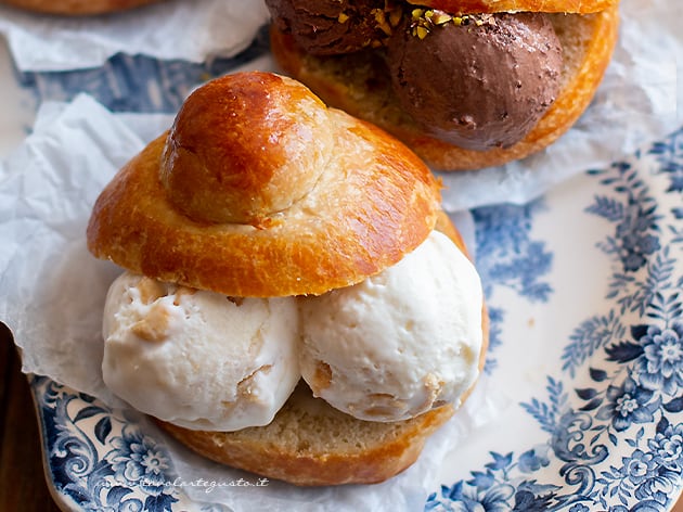 Brioche con gelato - Ricetta originale Brioche siciliana con gelato-