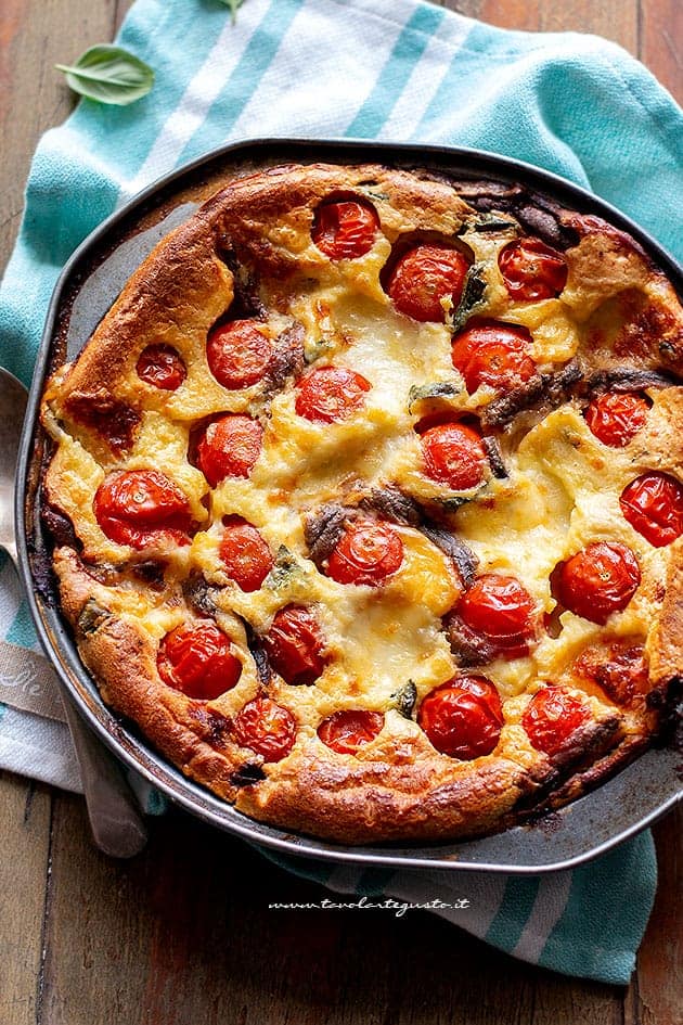 Clafoutis salato - Ricetta Clafoutis rustico pomodorini e mozzarella