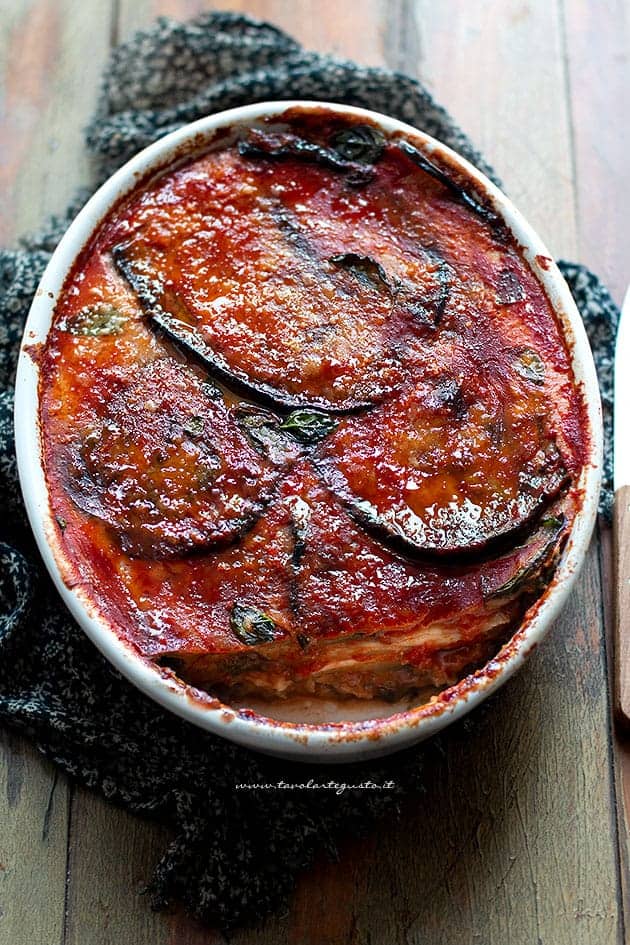 Melanzane alla Parmigiana - Ricetta della Parmigiana di melanzane tradizionale e classica