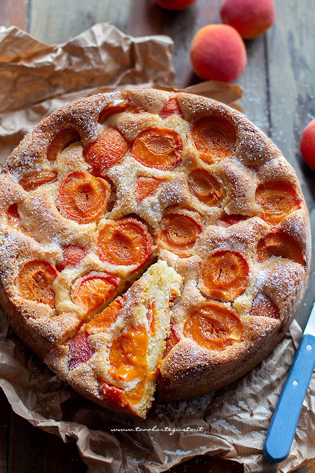 Torta di albicocche - Ricetta Torta di albicocche fresche