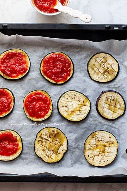 condire le melanzane - Ricetta pizzette di melanzane