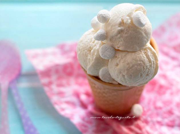 Gelato allo yogurt fatto in casa - Ricetta gelato allo yogurt-