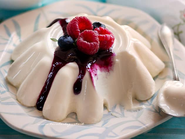 Panna cotta - Ricetta Panna cotta - Ricetta di Tavolartegusto