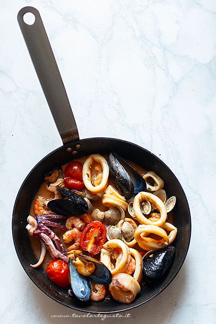 sugo ai frutti di mare -Ricetta Spaghetti allo scoglio