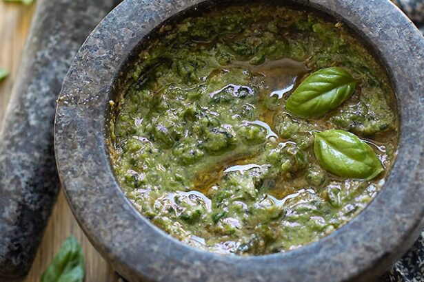 Pesto alla genovese - Ricetta originale pesto fatto in casa alla genovese- - Ricetta di Tavolartegusto