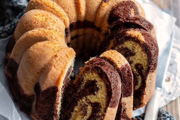 ciambella bicolore - Ricetta Ciambellone bicolore cacao e vaniglia- - Ricetta di Tavolartegusto