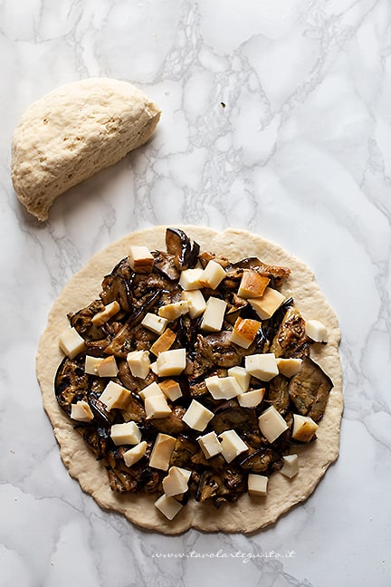 come fare la focaccia con melanzane