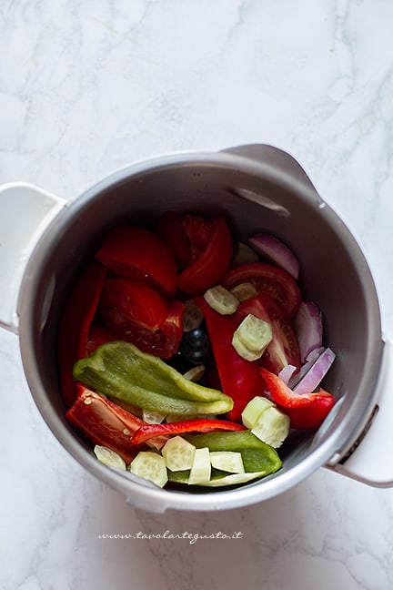 frullare ortaggi -Ricetta Gazpacho