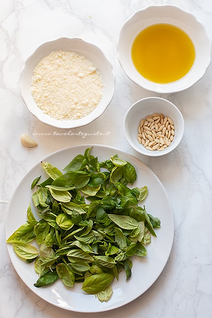 ingredienti pesto - Ricetta Pesto alla genovese