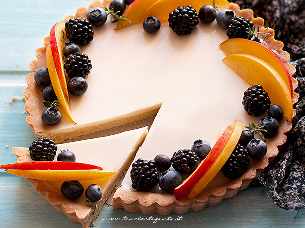 Crostata con panna cotta e frutta - Ricetta Crostata con panna cotta