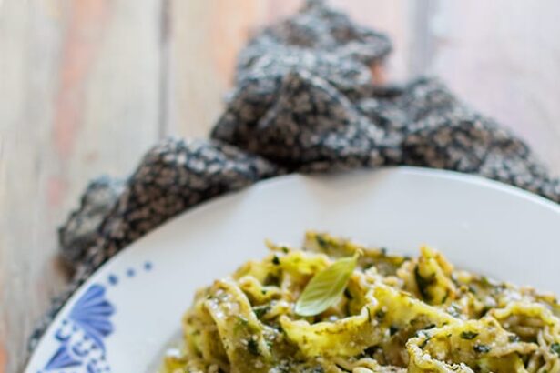 Pasta al pesto - Ricetta pasta al pesto - Ricetta di Tavolartegusto