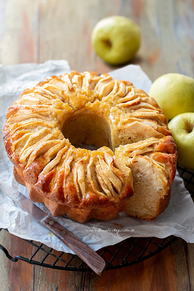 ciambella alle mele - Ricetta ciambellone alle mele